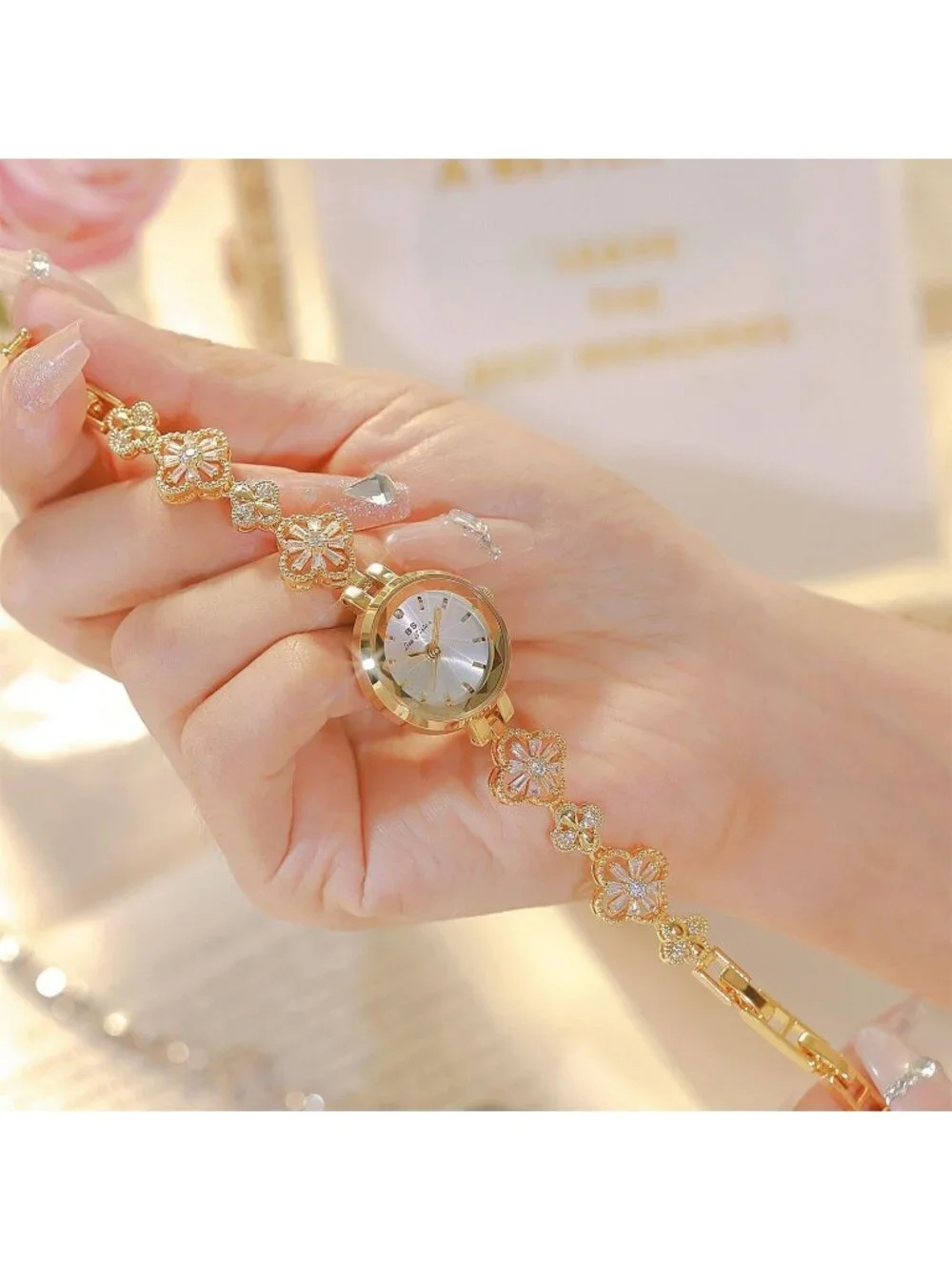 Women's Gold White Analog Quartz Vintage Hollow Four Leaf Chain Bracelet Watch